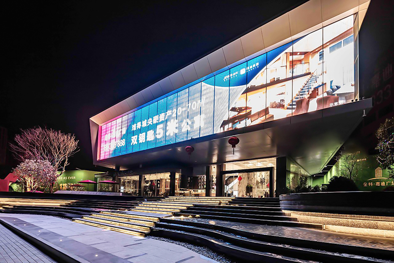 戶外LED透明屏價格是怎樣的，業(yè)內(nèi)人士告訴你