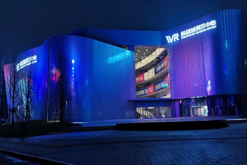 LED透明屏面臨漲價(jià)潮，中小企業(yè)該何去何從呢